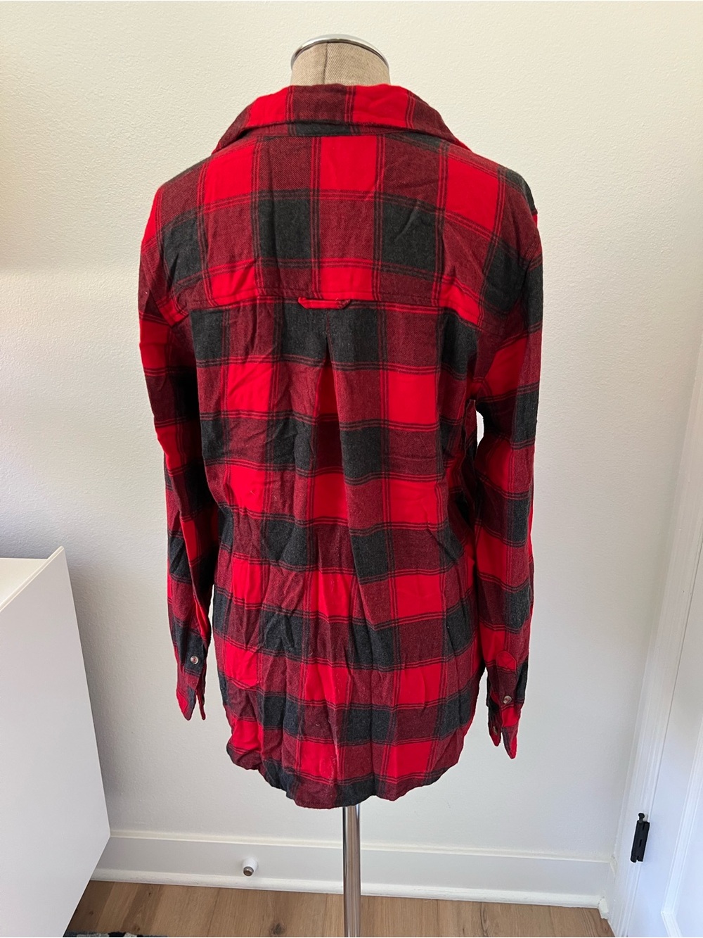 American Eagle Outfitters Red and Black Plaid Shirt - Picture 2 of 8
